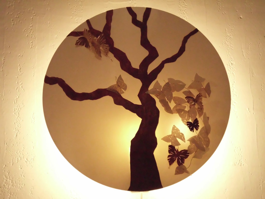 Lampe arbre allumée Constance Escal Papillon