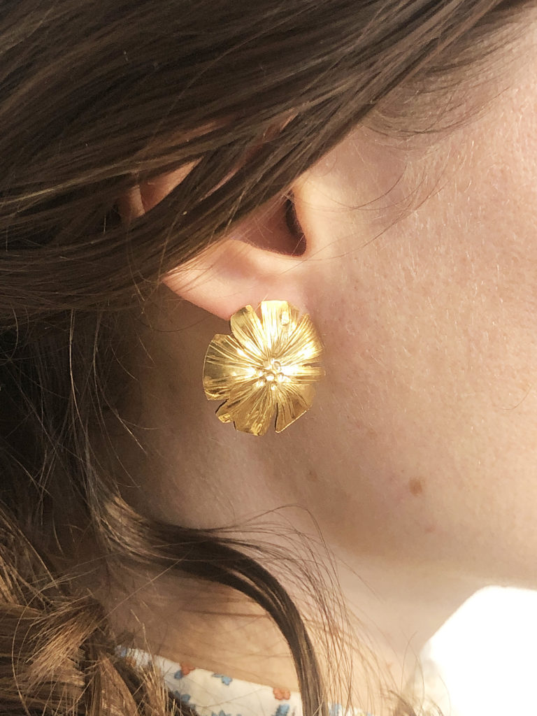Boucles d'oreilles en laiton ciselé et doré à l'or fin Constance Escal